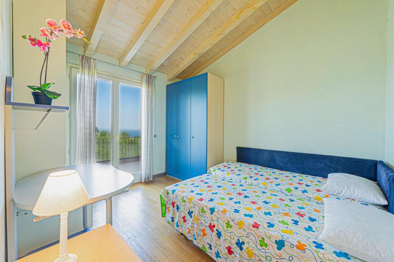 Villa Pratello Padenghe sul Garda Luaran gambar