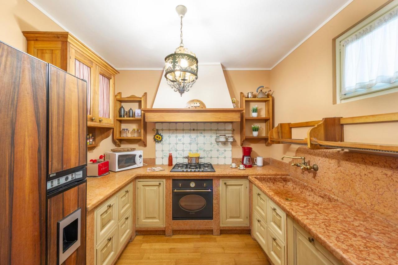 Villa Pratello Padenghe sul Garda Luaran gambar